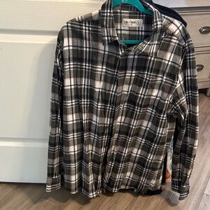 Men's Black and White Plaid Casual Button Down Shirt